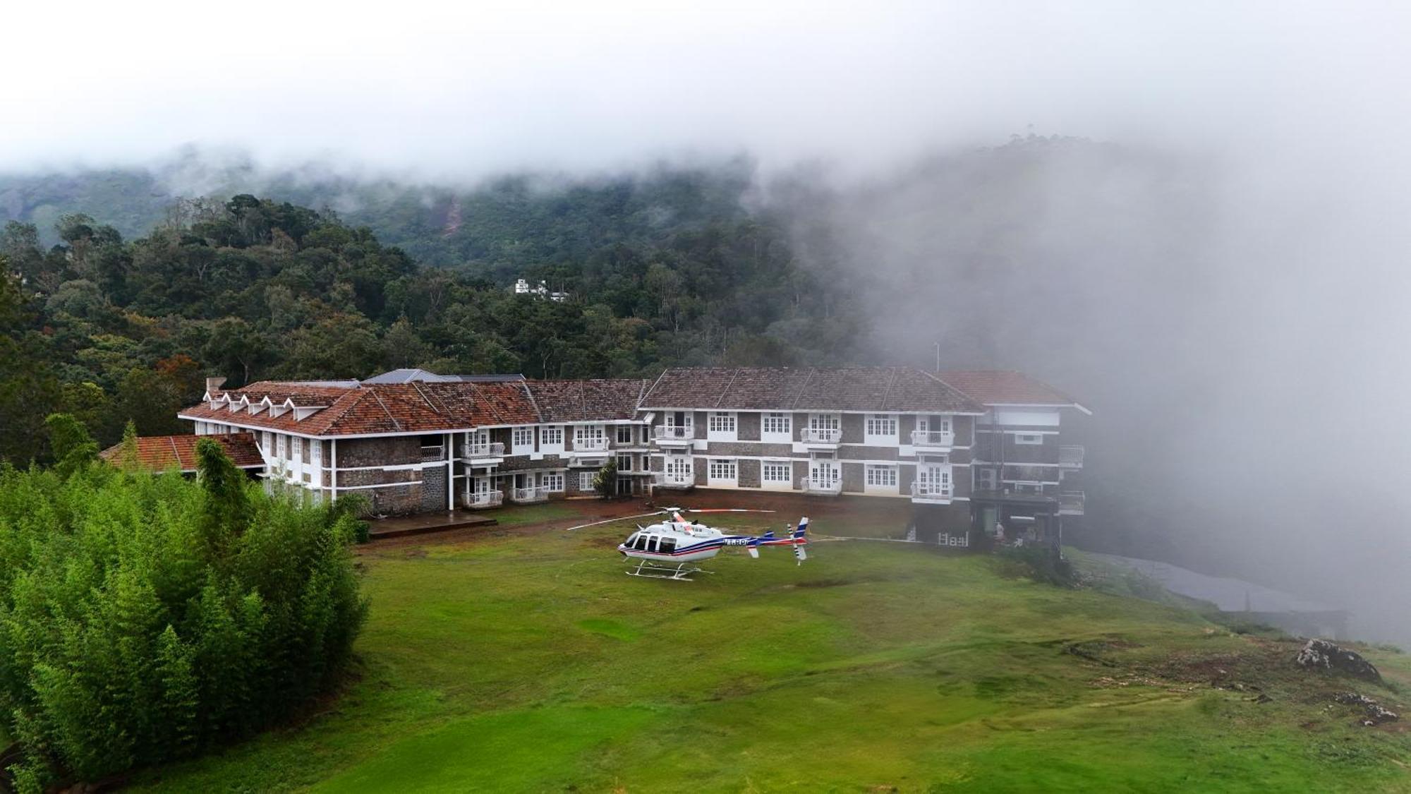 Le Montfort Resort Munnar Exterior photo