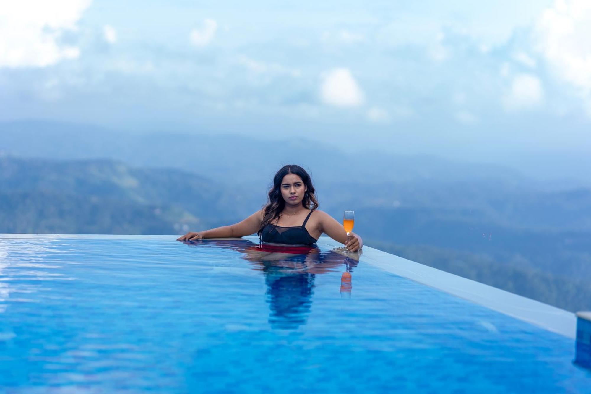 Le Montfort Resort Munnar Exterior photo