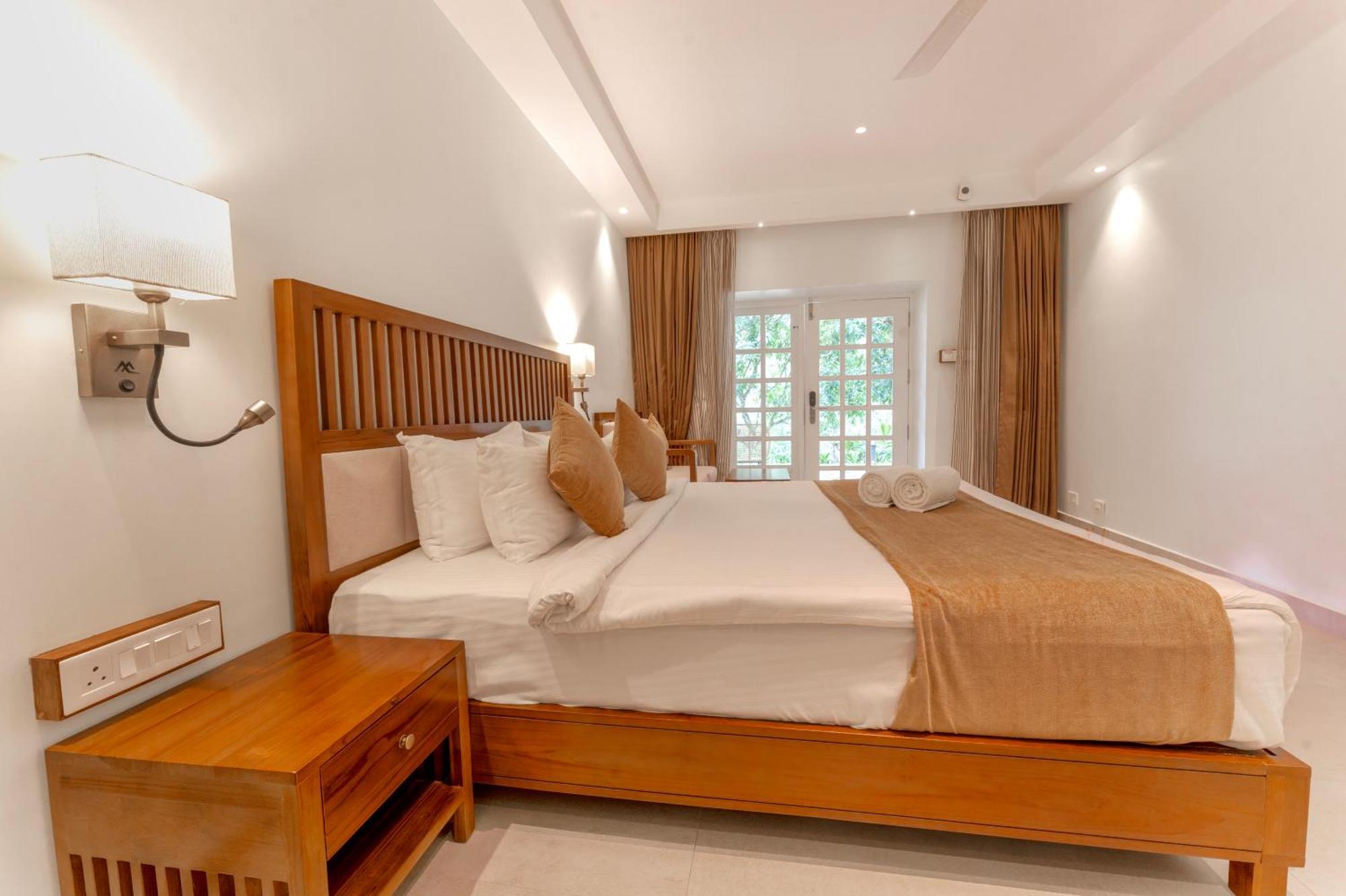 Le Montfort Resort Munnar Exterior photo