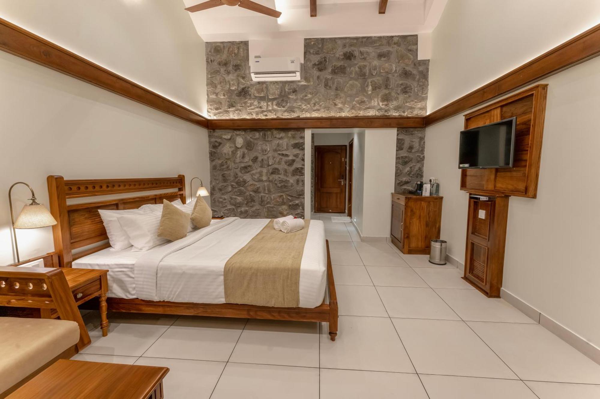 Le Montfort Resort Munnar Exterior photo